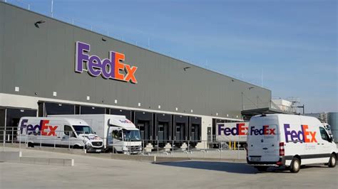 Can I Print at FedEx from My Phone: A Comprehensive Discussion